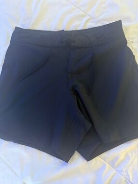Carve Designs Black Swim/Board Shorts with Tag